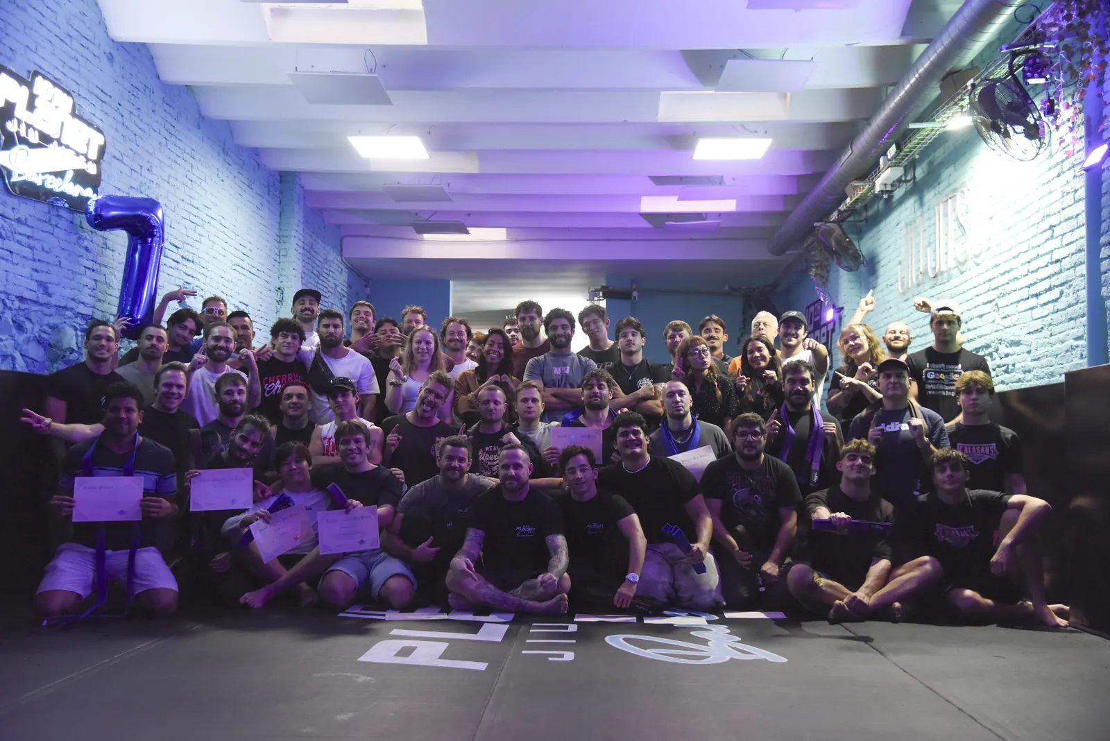 Séptimo aniversario de 10th Planet Barcelona Alumnos y entrenadores de 10th Planet Jiu-Jitsu Barcelona durante el séptimo aniversario del club